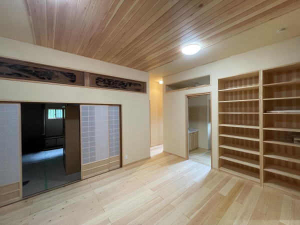 ���C�̔𒣂����V��̃��t�H�[���@����s�̍ʌ��R�[�|���[�V����